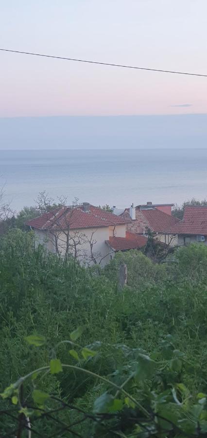 Стая За Гости "Ирина" Balchik Exterior photo