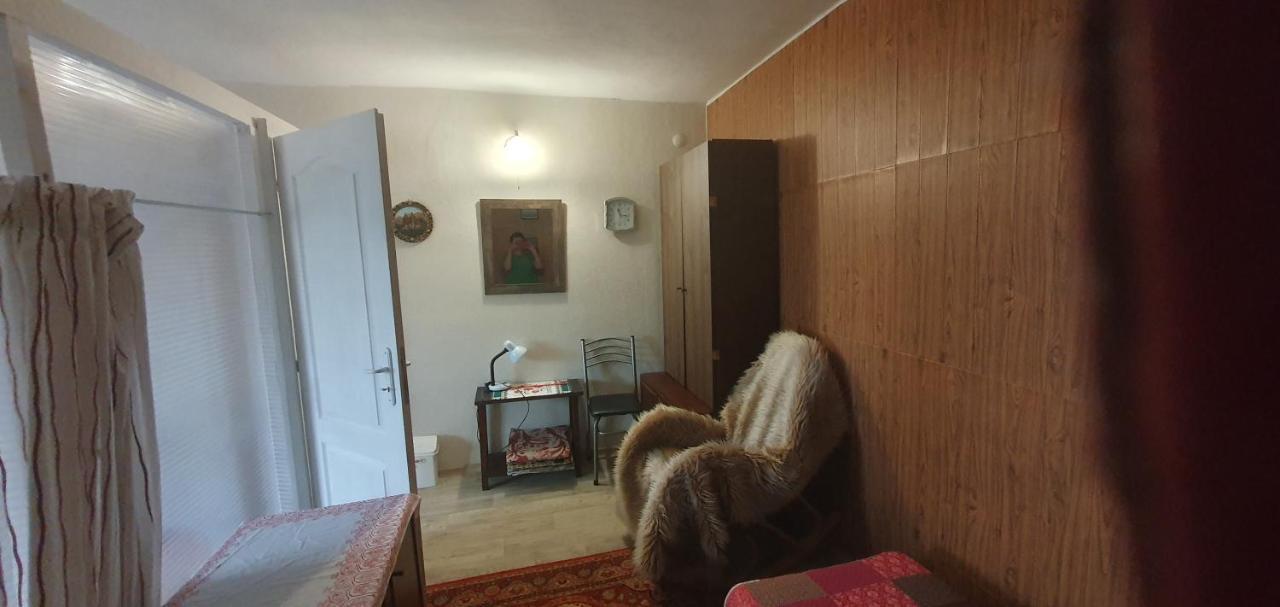 Стая За Гости "Ирина" Balchik Exterior photo